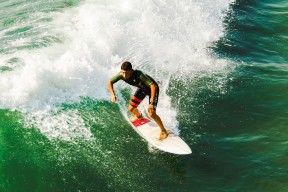 九游平台下载安装-世乒赛战况：达拉斯独行侠防线稳固，洛杉矶快船进攻受阻，杜兰特成最佳